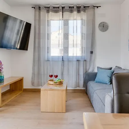 Apartment Luxury Terra Maiorum-2 By Interhome